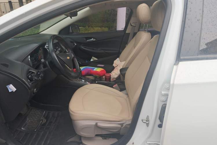Used Chevrolet Cruze 2015 1.5L Automatic Luxury Edition Left Front Seat