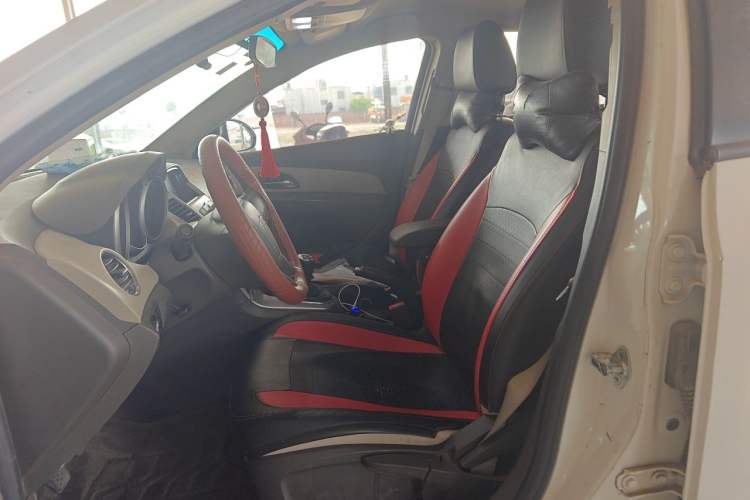 Used Chevrolet Cruze 2015 1.5L Classic SL MT Left Front Seat