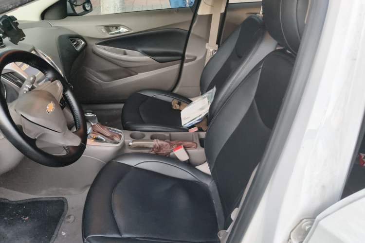 Used Chevrolet Cruze 2015 1.5L Automatic Fashion Navigation Edition Left Front Seat