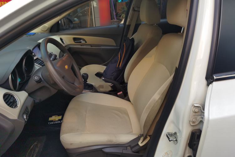 Used Chevrolet Cruze 2015 1.5L Classic SL MT Left Front Seat