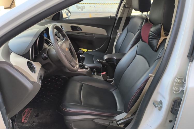 Used Chevrolet Cruze 2015 1.5L Classic SL MT Left Front Seat