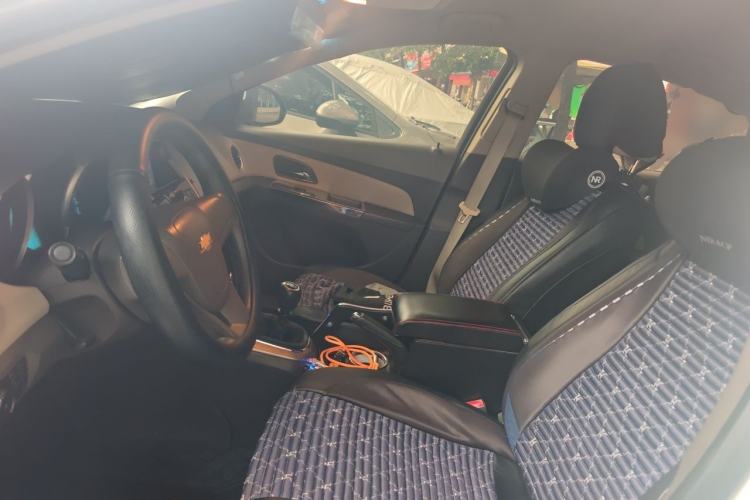 Used Chevrolet Cruze 2015 1.5L Classic SL MT Left Front Seat