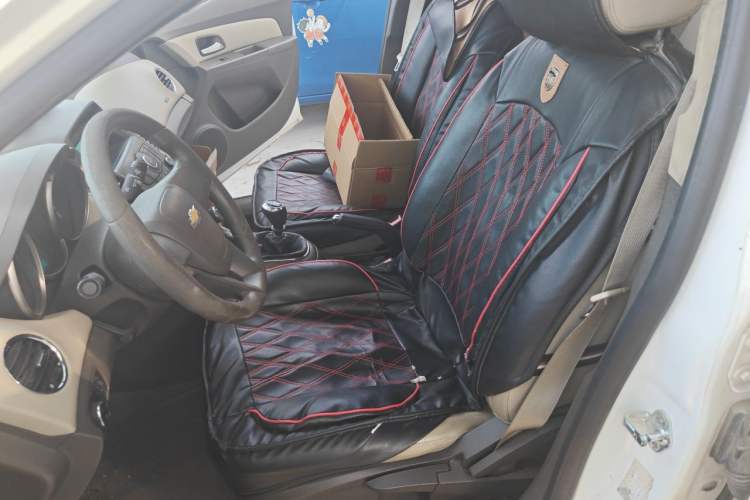 Used Chevrolet Cruze 2015 1.5L Classic SE MT Left Front Seat