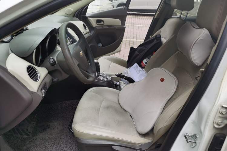 Used Chevrolet Cruze 2015 1.5L Classic SE AT Left Front Seat