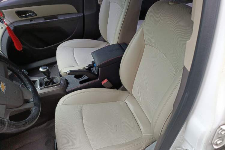 Used Chevrolet Cruze 2015 1.5L Classic SE MT Left Front Seat