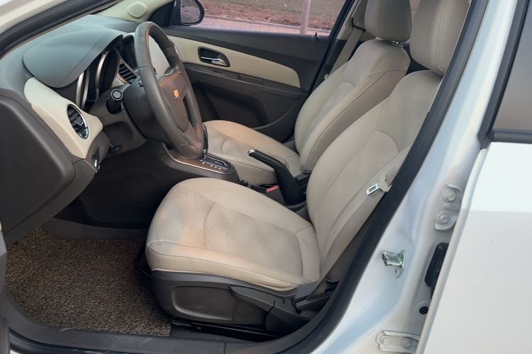 Used Chevrolet Cruze 2015 1.5L Classic SE AT Left Front Seat
