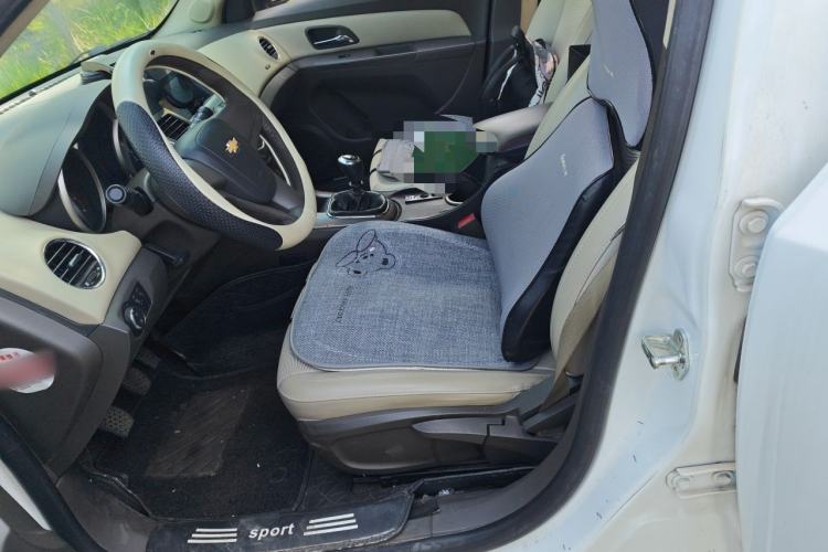 Used Chevrolet Cruze 2015 1.5L Classic SE MT Left Front Seat