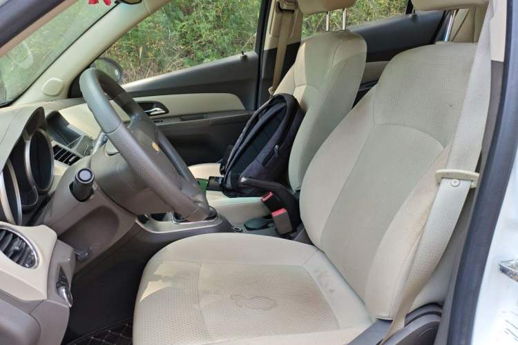 Used Chevrolet Cruze 2015 1.5L Classic SL MT Left Front Seat