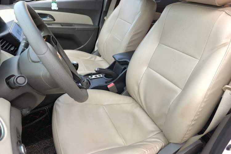 Used Chevrolet Cruze 2015 1.5L Classic SL MT Left Front Seat