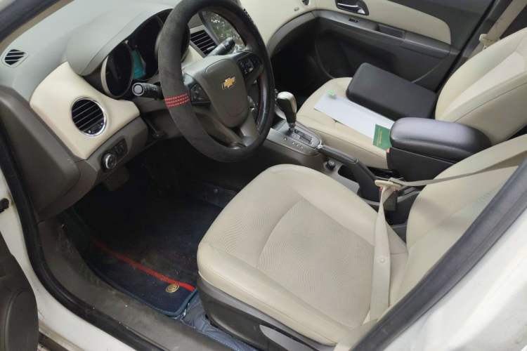 Used Chevrolet Cruze 2015 1.5L Classic SE AT Left Front Seat