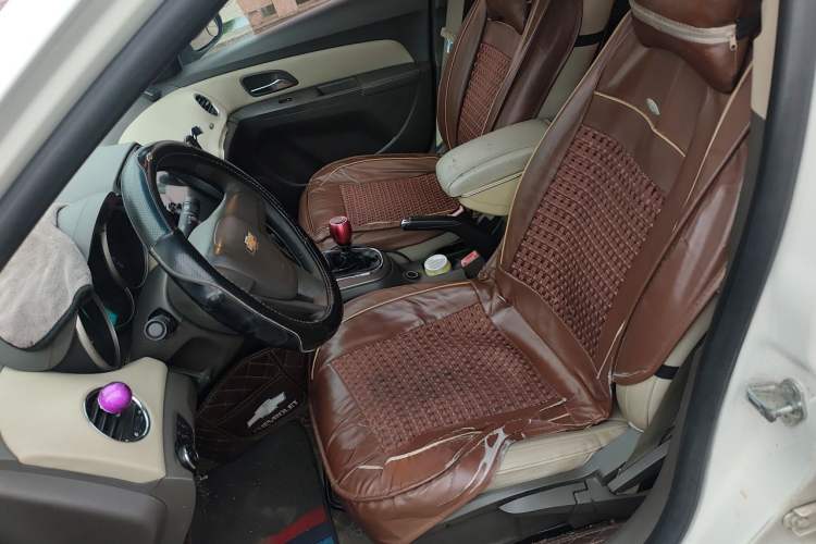Used Chevrolet Cruze 2015 1.5L Classic SE MT Left Front Seat