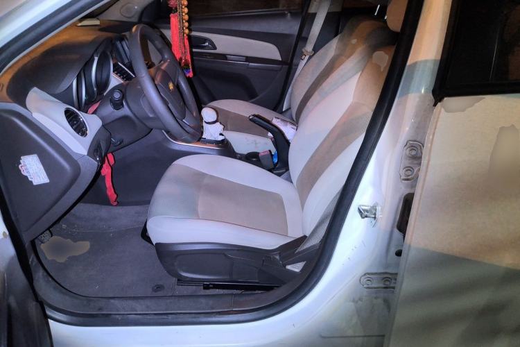 Used Chevrolet Cruze 2015 1.5L Classic SL MT Left Front Seat