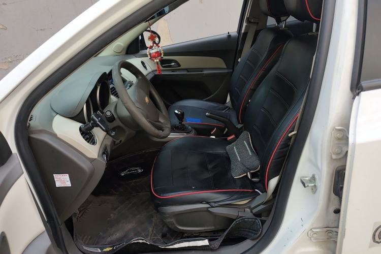 Used Chevrolet Cruze 2015 1.5L Classic SL MT Left Front Seat
