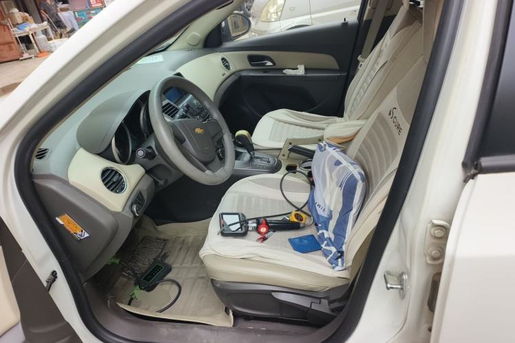 Used Chevrolet Cruze 2015 1.5L Classic SE AT Left Front Seat