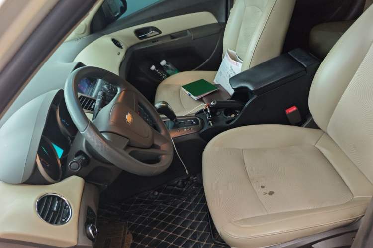 Used Chevrolet Cruze 2015 1.5L Classic SE AT Left Front Seat