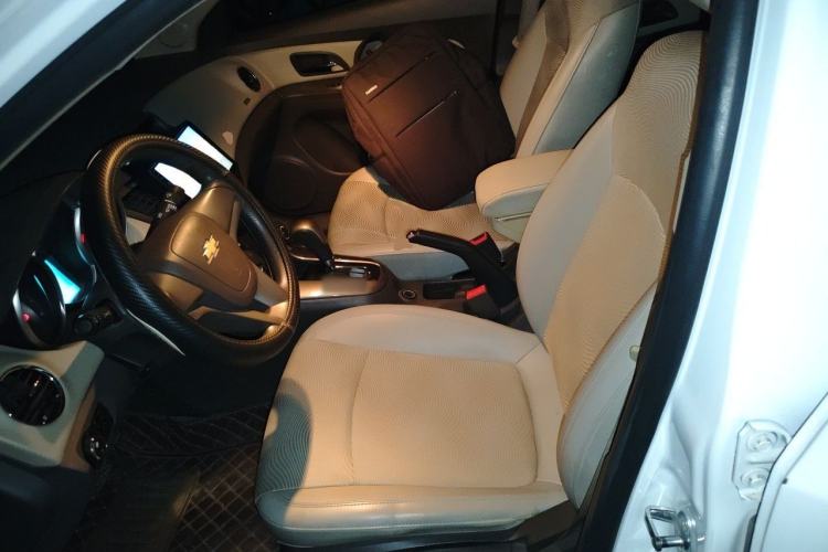 Used Chevrolet Cruze 2015 1.5L Classic SE AT Left Front Seat