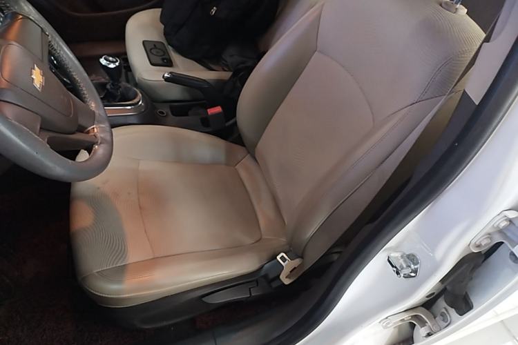 Used Chevrolet Cruze 2015 1.5L Classic SE MT Left Front Seat