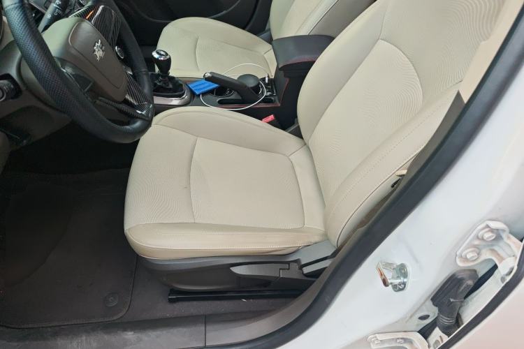 Used Chevrolet Cruze 2015 1.5L Classic SE MT Left Front Seat