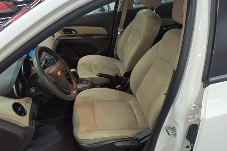 Used Chevrolet Cruze 2015 1.5L Classic SE AT Left Front Seat
