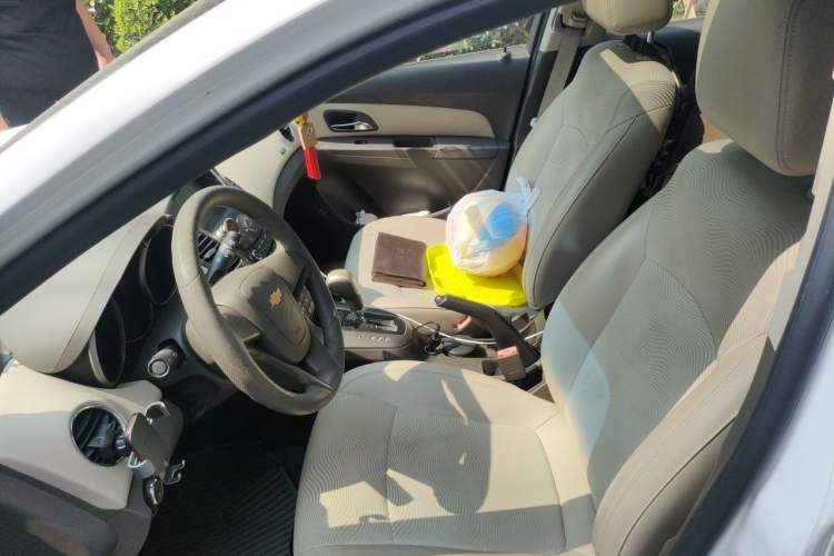 Used Chevrolet Cruze 2015 1.5L Classic SE AT Left Front Seat