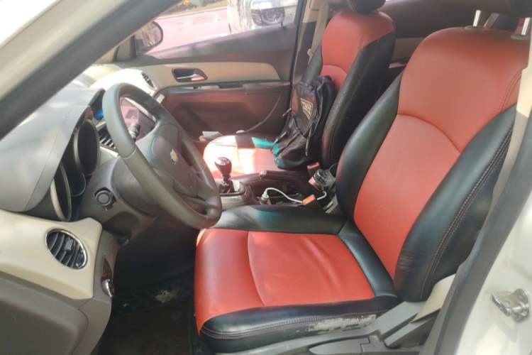 Used Chevrolet Cruze 2015 1.5L Classic SE MT Left Front Seat