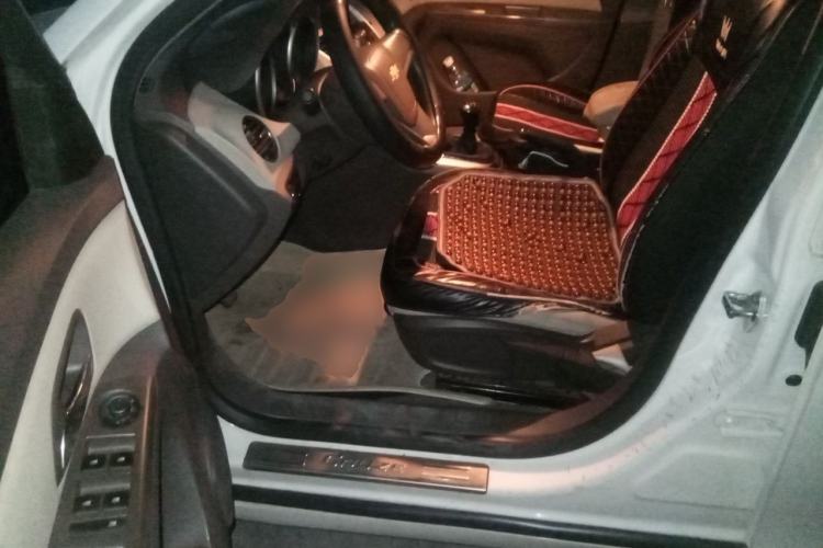 Used Chevrolet Cruze 2015 1.5L Classic SL MT Left Front Seat