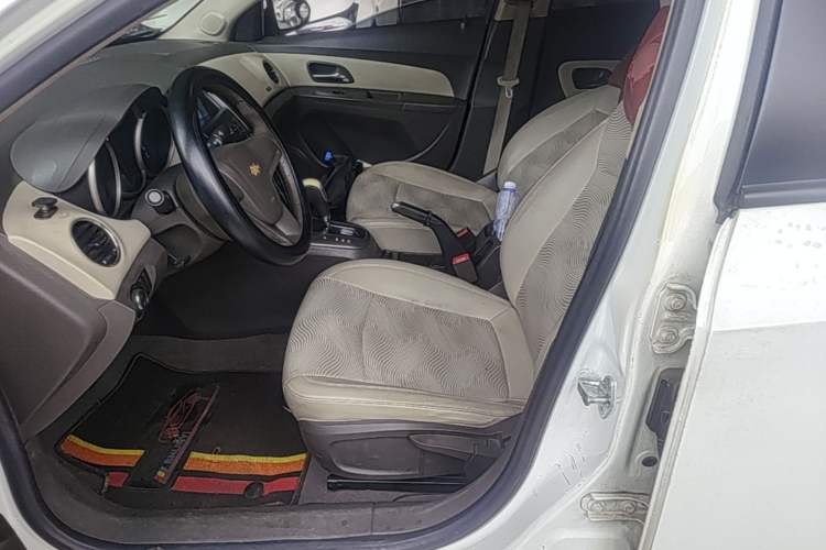 Used Chevrolet Cruze 2015 1.5L Classic SE AT Left Front Seat