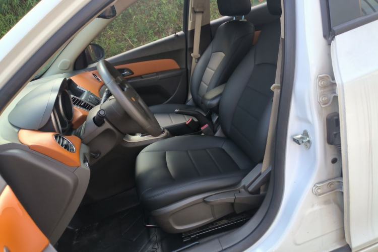 Used Chevrolet Cruze 2015 1.5L Classic SL MT Left Front Seat