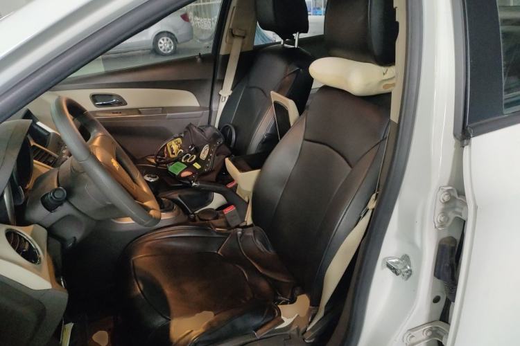 Used Chevrolet Cruze 2015 1.5L Classic SL MT Left Front Seat