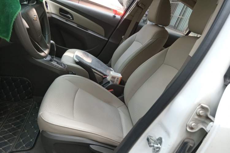 Used Chevrolet Cruze 2015 1.5L Classic SE AT Left Front Seat
