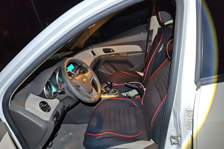 Used Chevrolet Cruze 2015 1.5L Classic SL MT Left Front Seat
