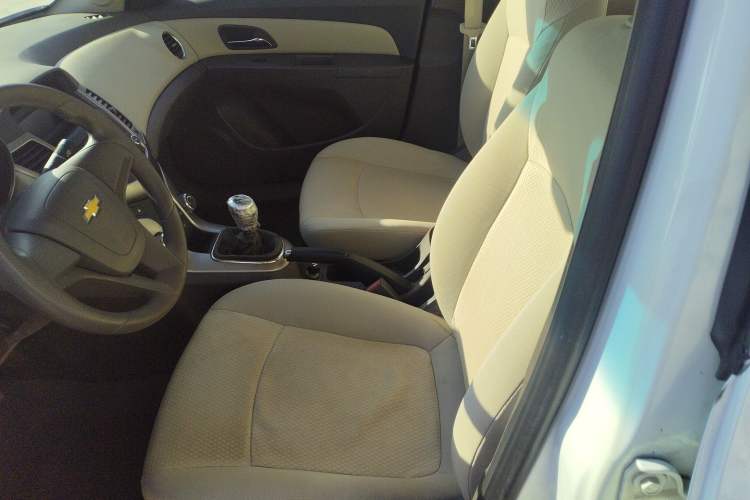 Used Chevrolet Cruze 2015 1.5L Classic SL MT Left Front Seat