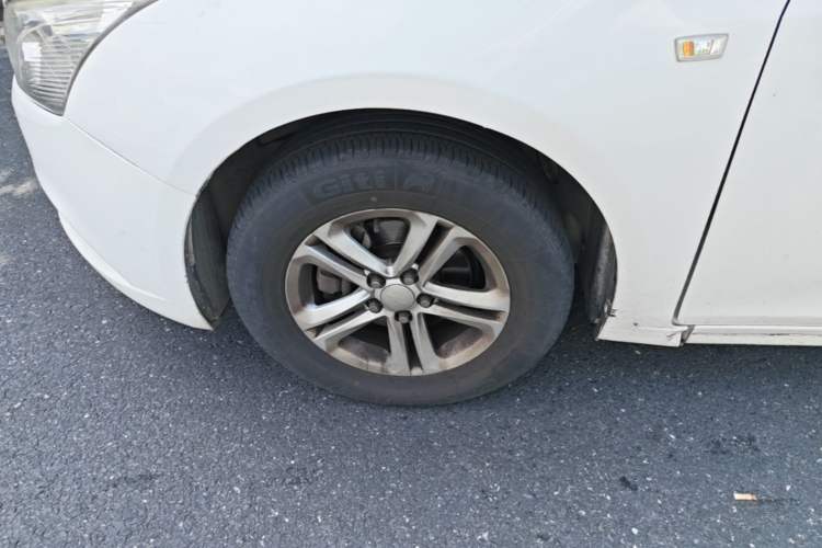 Used Chevrolet Cruze 2015 1.5L Classic SL MT Left Front Wheel Hub