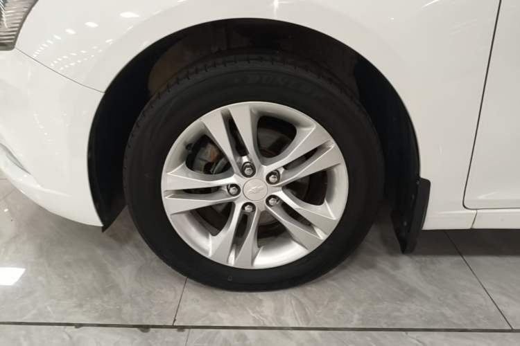 Used Chevrolet Cruze 2015 1.5L Classic SE AT Left Front Wheel Hub