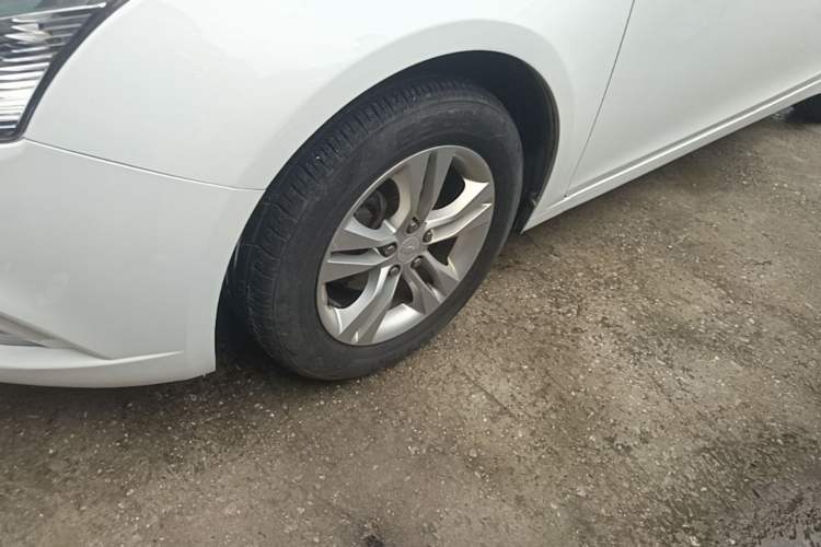 Used Chevrolet Cruze 2015 1.5L Classic SE AT Left Front Wheel Hub