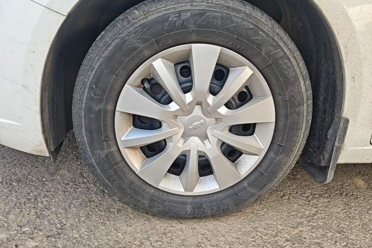 Used Chevrolet Cruze 2015 1.5L Classic SL MT Left Front Wheel Hub