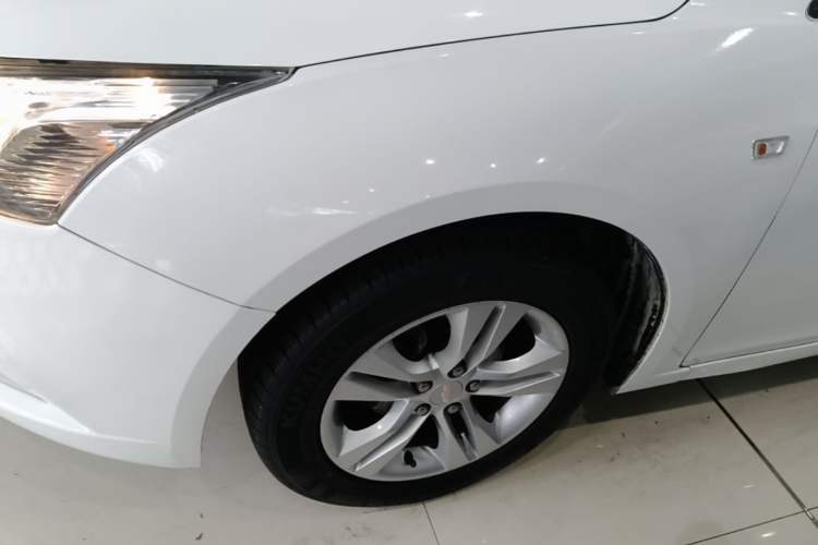 Used Chevrolet Cruze 2015 1.5L Classic SE AT Left Front Wheel Hub