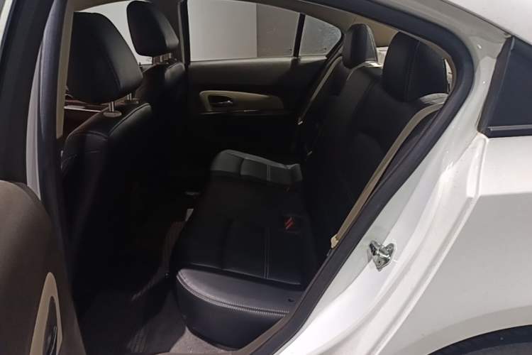 Used Chevrolet Cruze 2015 1.5L Classic SE AT Left Rear Seat