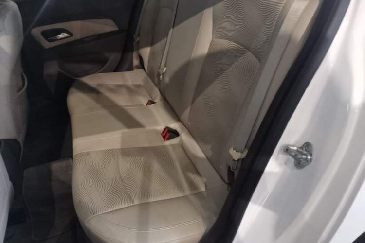 Used Chevrolet Cruze 2015 1.5L Classic SE AT Left Rear Seat