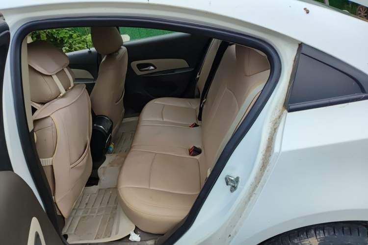 Used Chevrolet Cruze 2015 1.5L Classic SE MT Left Rear Seat