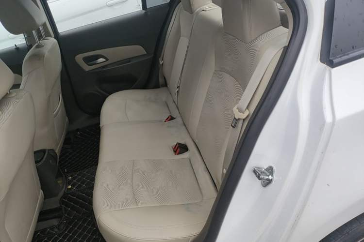 Used Chevrolet Cruze 2015 1.5L Classic SE MT Left Rear Seat
