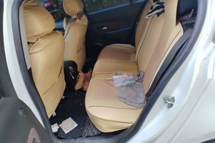 Used Chevrolet Cruze 2015 Hatchback 1.6L Automatic Comfort Edition Left Rear Seat