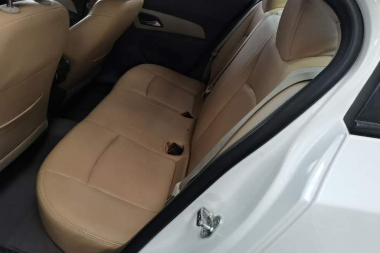 Used Chevrolet Cruze 2015 1.5L Classic SE AT Left Rear Seat