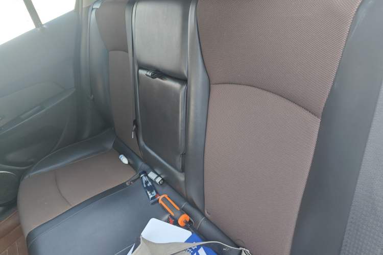 Used Chevrolet Cruze 2015 Hatchback 1.6L Automatic Comfort Edition Left Rear Seat