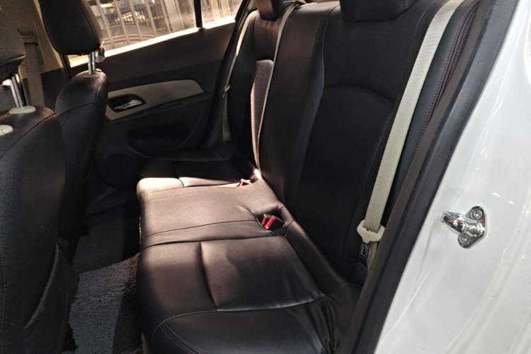 Used Chevrolet Cruze 2015 1.5L Classic SL MT Left Rear Seat
