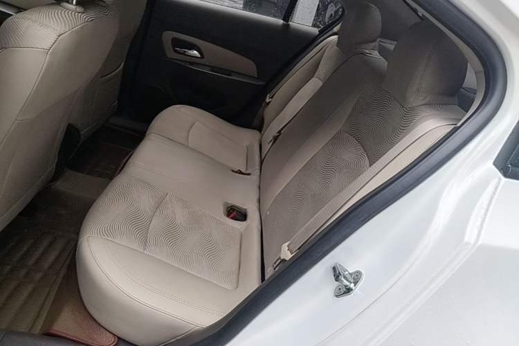 Used Chevrolet Cruze 2015 1.5L Classic SE MT Left Rear Seat