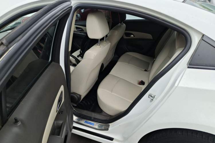 Used Chevrolet Cruze 2015 1.5L Classic SL MT Left Rear Seat