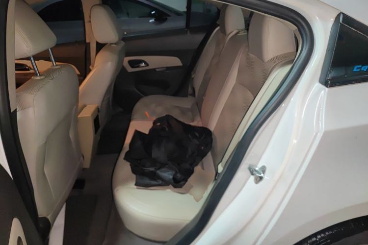 Used Chevrolet Cruze 2015 1.5L Classic SE AT Left Rear Seat