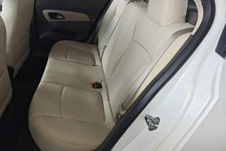 Used Chevrolet Cruze 2015 1.5L Classic SL MT Left Rear Seat