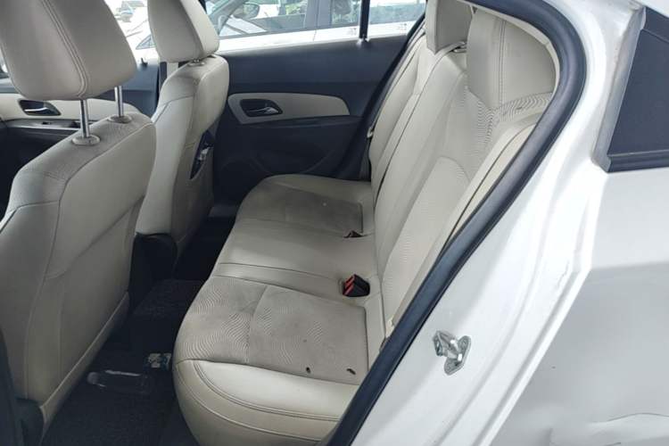 Used Chevrolet Cruze 2015 1.5L Classic SE MT Left Rear Seat
